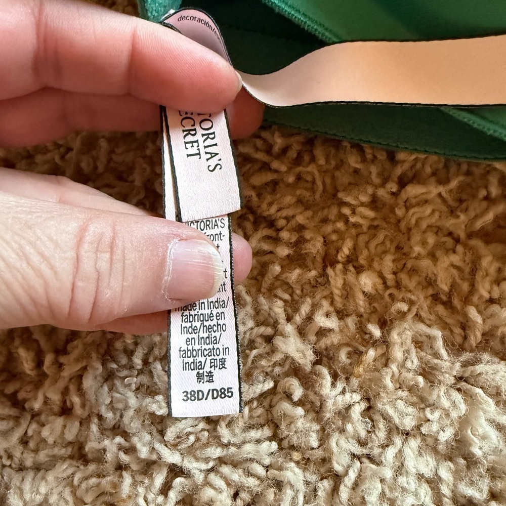 Victoria's Secret Green Sports Bra with Zipper - Picture 5 of 7